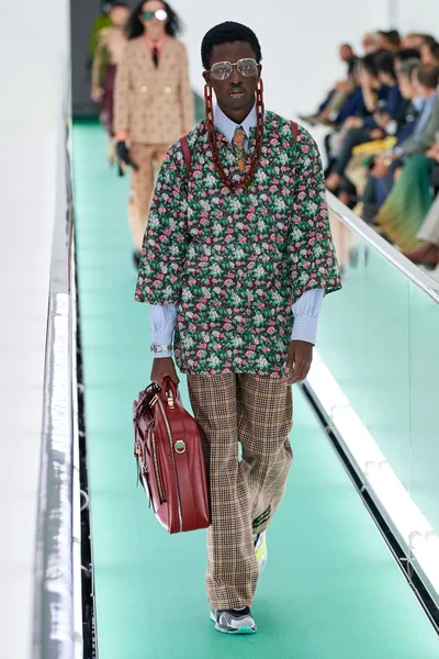 Look 24